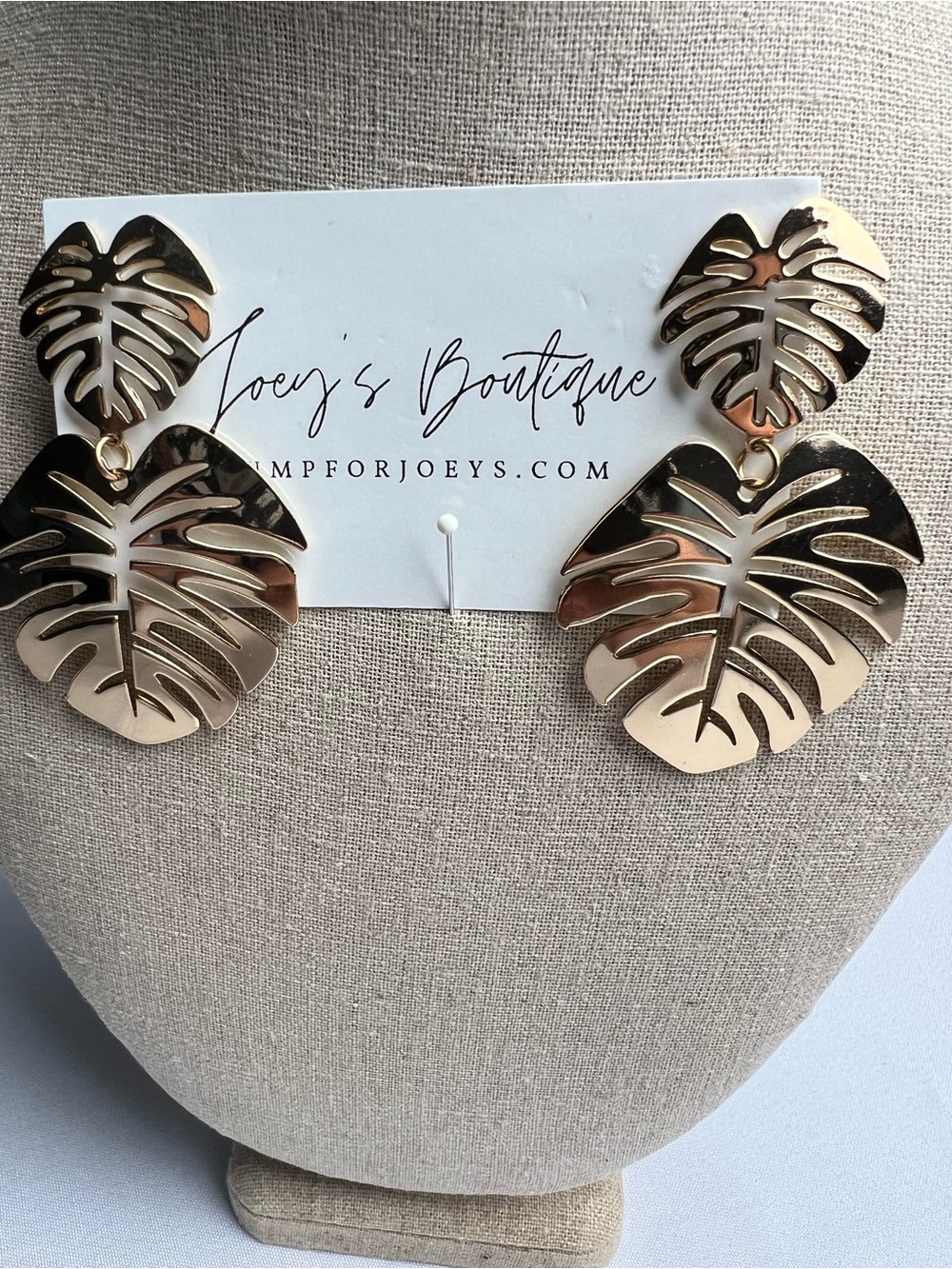 Gold Tone Palm Leaf Pierced Earrings Tropical Vacation Resort Fall